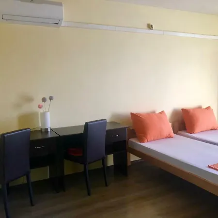 Berlini Krt. Apartman Apartament *